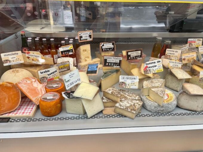 Paris: Walking Food Tour With Cheese, Wine and Delicacies - Expert Guides Insights