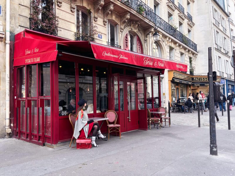 Paris: Walking Tour in the Footsteps of Emily - Discovering Anecdotes and Stories