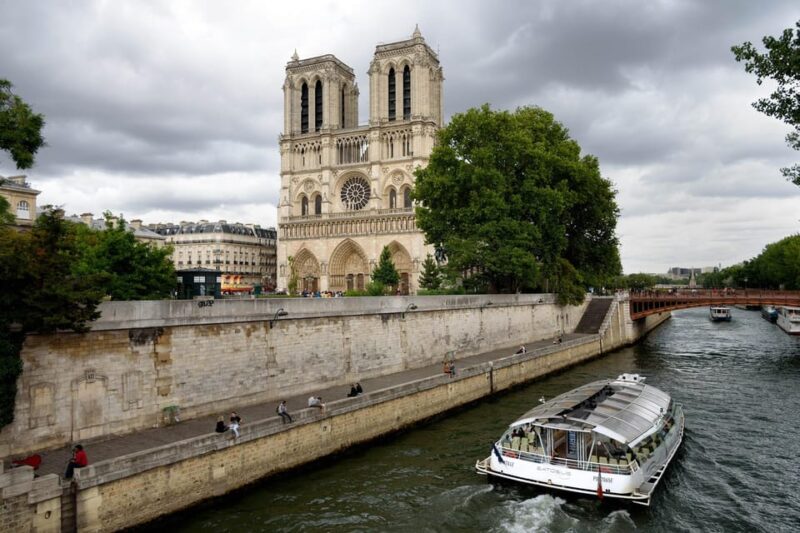 Paris: Walking Tour With Notre-Dame Cathedral Visit - Key Points