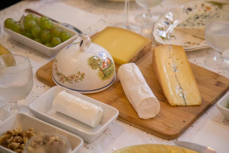 Paris: Wine and Cheese Tasting With a Chef Sommelier - Discovering the Art of Wine Enjoyment