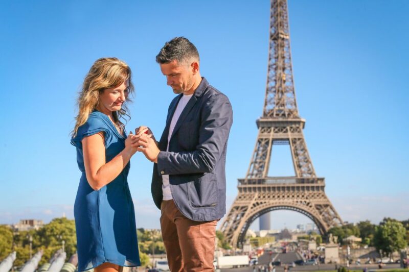 Parisian Proposal Perfection. Photography/Reels & Planning - Tailored Photoshoot Routes for Intimate Proposals