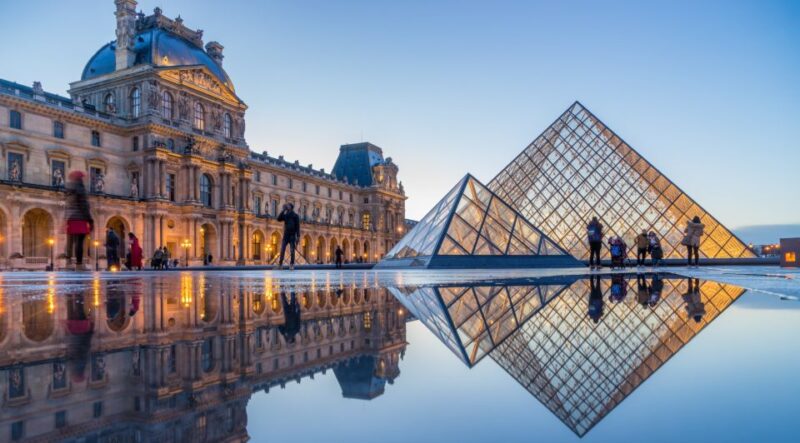 Pariss Old Town and Top Attractions Private Car Tour - Just The Basics