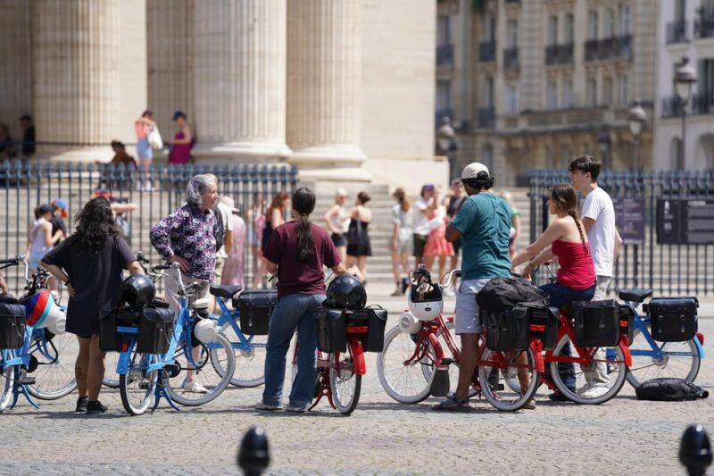 Pariss Vintage Left Bank (3h) : E-Solex Bike Guided Tour - Meeting Point