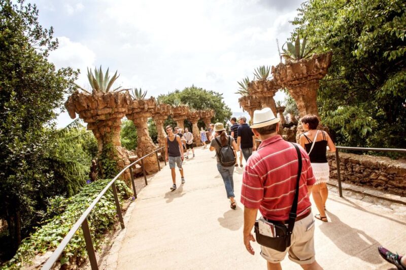 Park Güell: Guided Tour With Optional Gaudí Experience Entry - Gaudís Unique Naturalistic Style