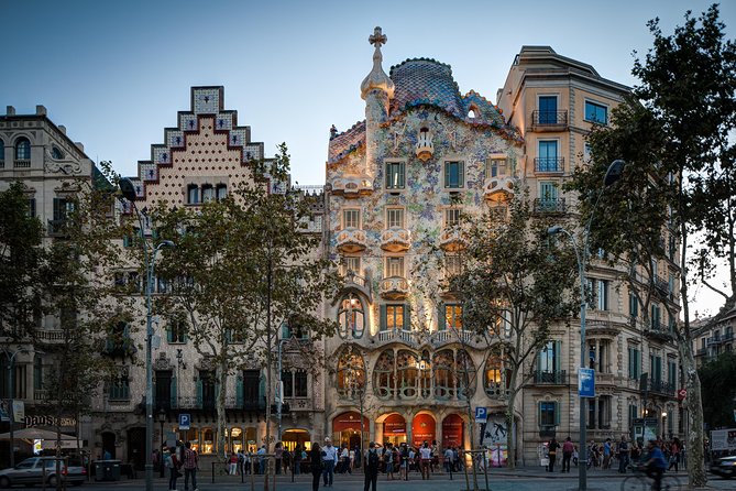 Park Guell & Sagrada Familia Private Tour With Hotel Pick-Up - Montjuïc Hill and City Views