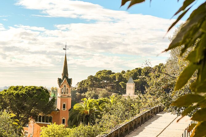 Park Guell & Sagrada Familia Tour With Skip the Line Tickets - Tour Inclusions and Exclusions