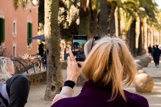 Park Guell Small Group Guided Tour With Skip the Line Ticket - Accessibility and Participation