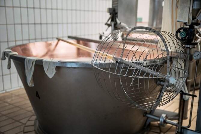 Parmigiano Reggiano & Balsamic Vinegar Private Tour and Tasting - Meeting and Pickup