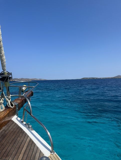 Paroikia: Despotiko & Blue Lagoon Cruise With Meal & Drinks - Boat Specifications