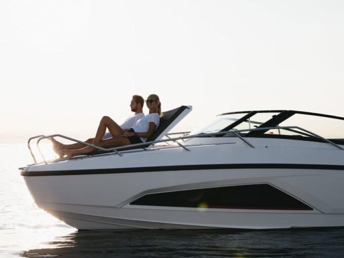 Paros: Antiparos Luxury Private Boat Tour - Speedboat Ride and Waves