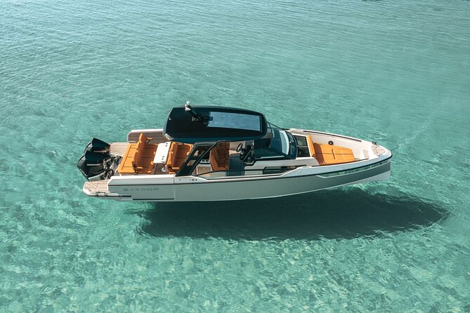 Paros-Antiparos Private Cruise on a Luxurious Saxdor 320 - Boat Specifications