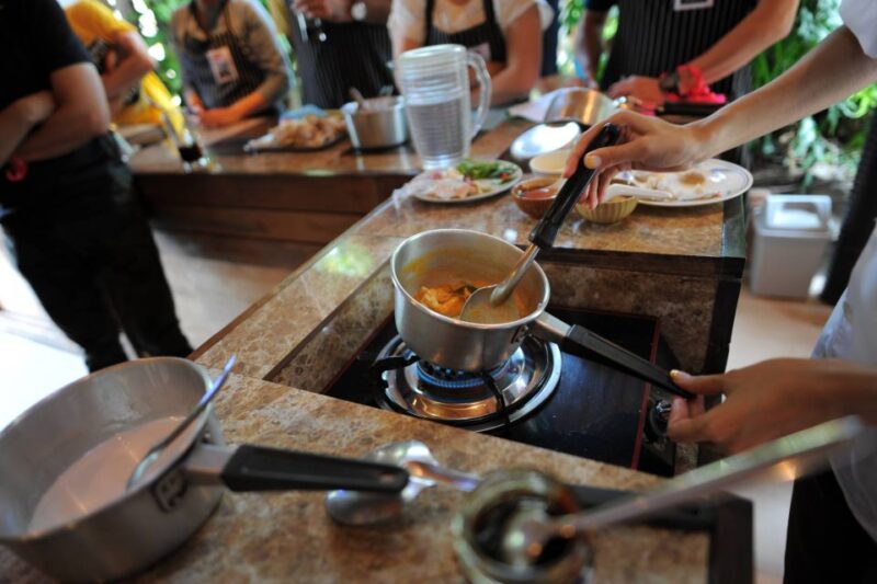 Paros: Cooking Class With 6-Course Menu and Drinks - Preparing Traditional Recipes