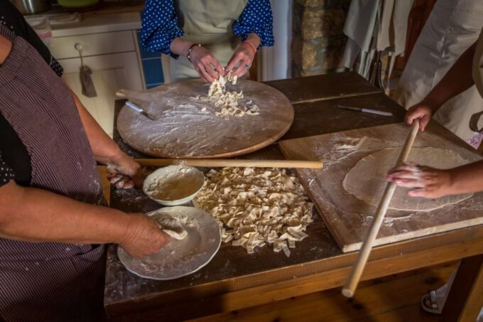Paros: Cooking Class With 6-Course Menu and Drinks - Key Details