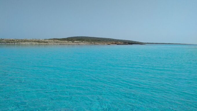 Paros: Full-Day Small Boat Rental With Self-Driving - Discovering Tripiti Beach 2 and Spilia Fano