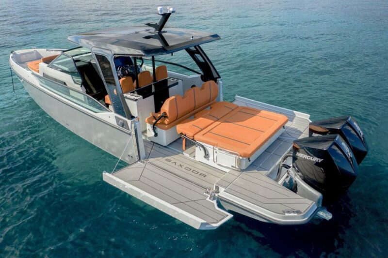 Paros: Private Paros and Antiparos Luxury Speedboat Tour - Cave Expedition