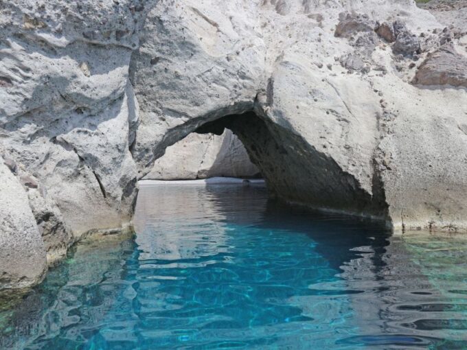 Paros: Private Paros and Antiparos Luxury Speedboat Tour - Livadi Sightseeing