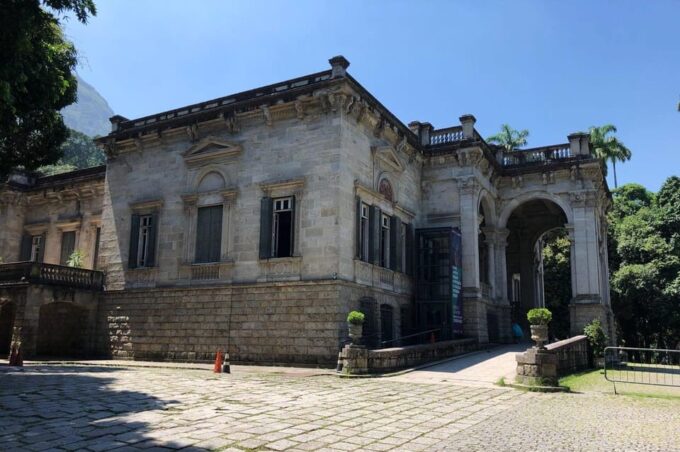 Parque Lage: Historic Mansion and Stunning Gardens in Rio - Dining at the Cafe