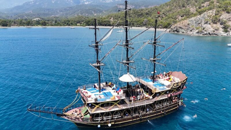 Party Boat Pirate Boat Foam Party - Key Points