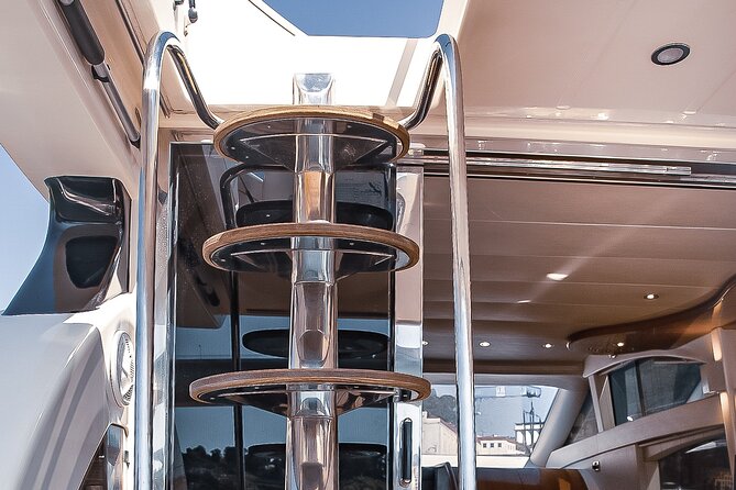 PARTY EXPERIENCE 4h - Private Yacht Tour in the City of Porto - Overview of the Private Yacht Tour