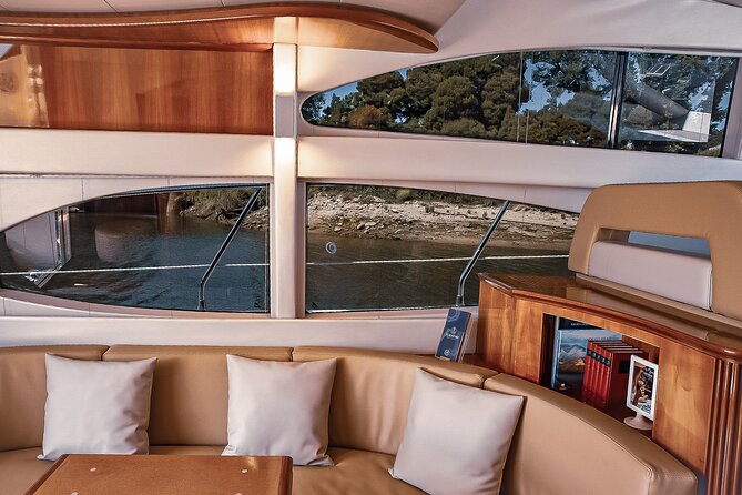 PARTY EXPERIENCE 4h - Private Yacht Tour in the City of Porto - Meeting Point and Itinerary