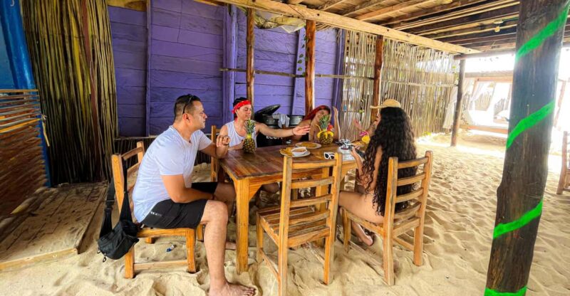 Pasadia With Raccoons in Baru Cartagena - Key Points