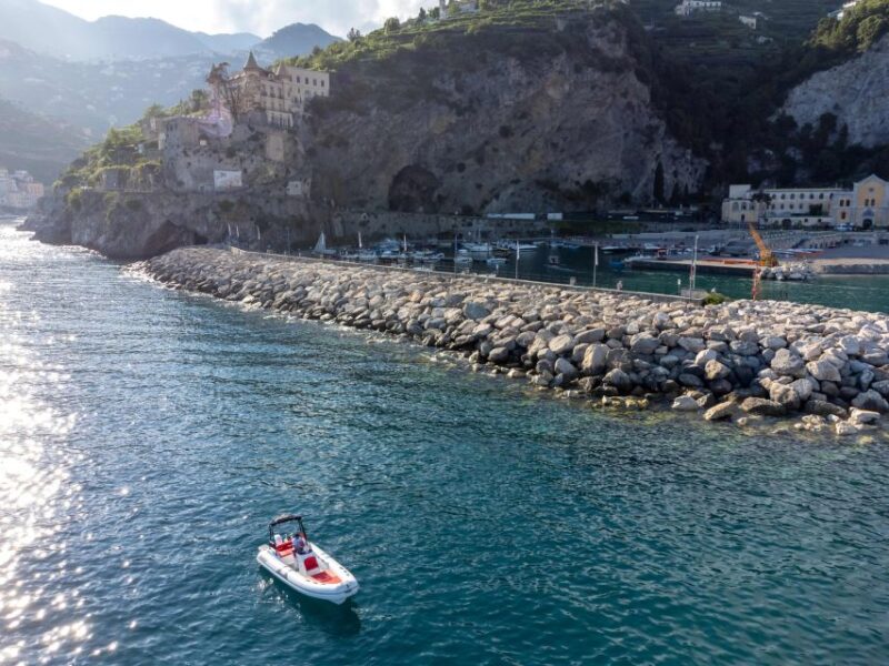 Pascià Oromarine S65 Self-Drive Boat Rental Amalfi Coast - Boat Details