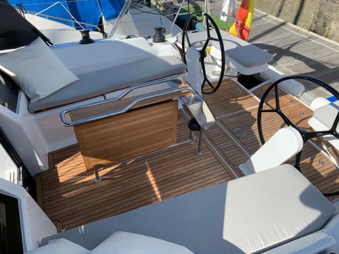 Pasito Blanco : 3H Private Sailing Tour With Food & Drinks - Inclusions