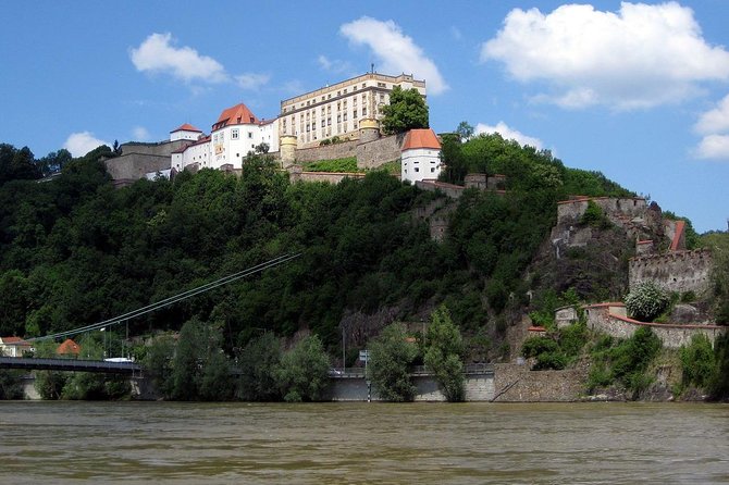 Passau - Castle Tour With Viewpoint Linde Battery & St George's Chapel - Key Points