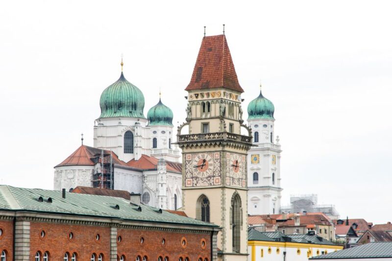 Passau: City Highlights Guided Walking Tour - Marveling at Passaus Town Hall