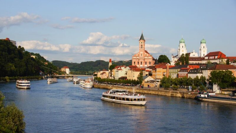 Passau: Highlights Tour of the Floating City on the Danube and Inn - Onboard Live Tour in German