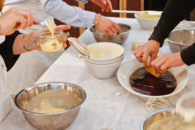 Pasta and Tiramisu Cooking Class in Rome, Piazza Navona - Group Size and Capacity