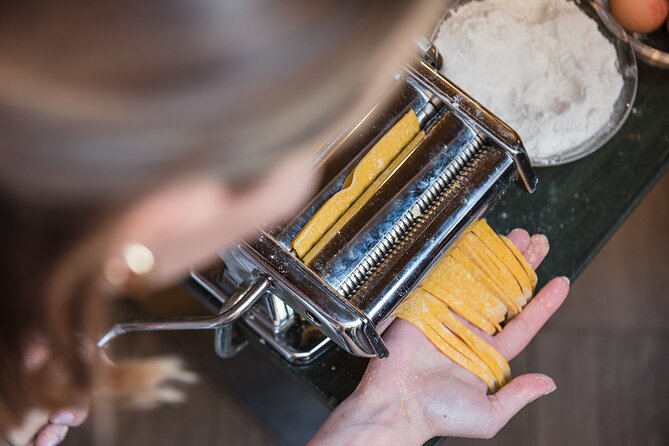 Pasta and Tiramisu Making Class at the Trevi Fountain - Group Size and Accessibility