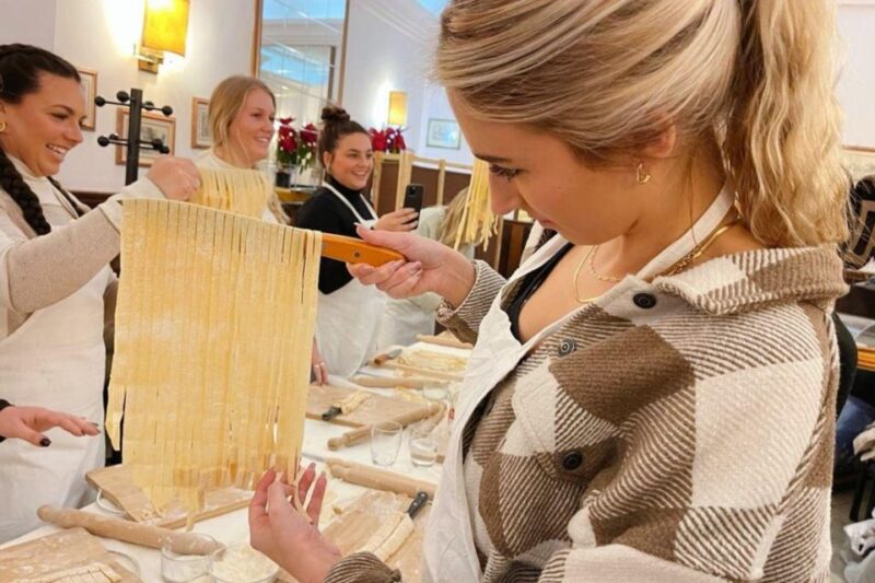 Pasta Cooking Class With Pesto Sauce Making in Rome Center - Key Points