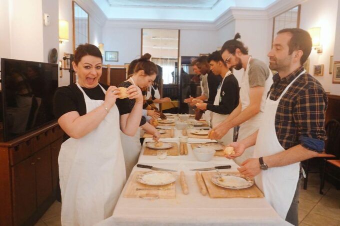 Pasta Cooking Class With Pesto Sauce Making in Rome Center - Customer Feedback and Ratings