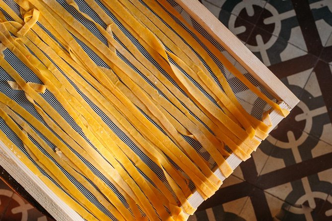 Pasta-Making Class at a Cesarinas Home With Tasting in Perugia - Class Overview