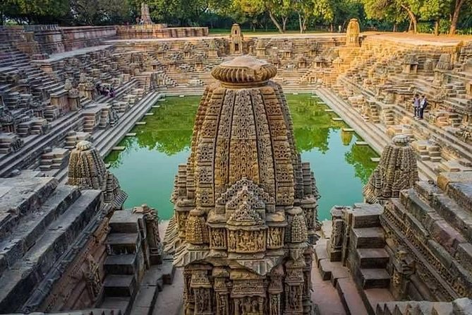 Patan and Modhera Sightseeing Tour From Ahmedabad - Discovering Patola Weaving