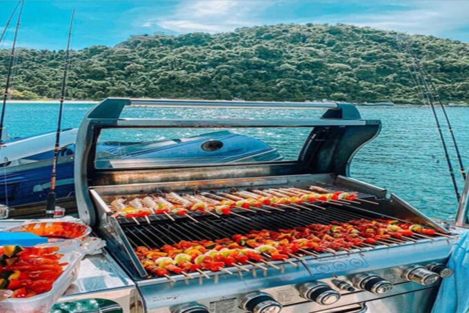 Pattaya: 3 Islands Catamaran Tour With Buffet Lunch - Pickup and Drop-off