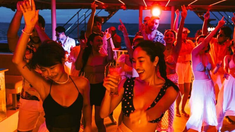 Pattaya: 3 Islands Yacht Sunset Party with Live DJ & Buffet - Authenticity and Overall Experience