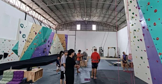 Pattaya: Bean Cow Climbing Gym Day Pass - Gym Amenities