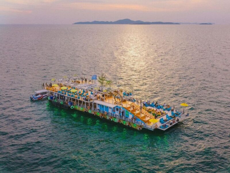 Pattaya City: Tappia Floating Cafe Pattaya Transfer & Drink - Highlights of the Experience