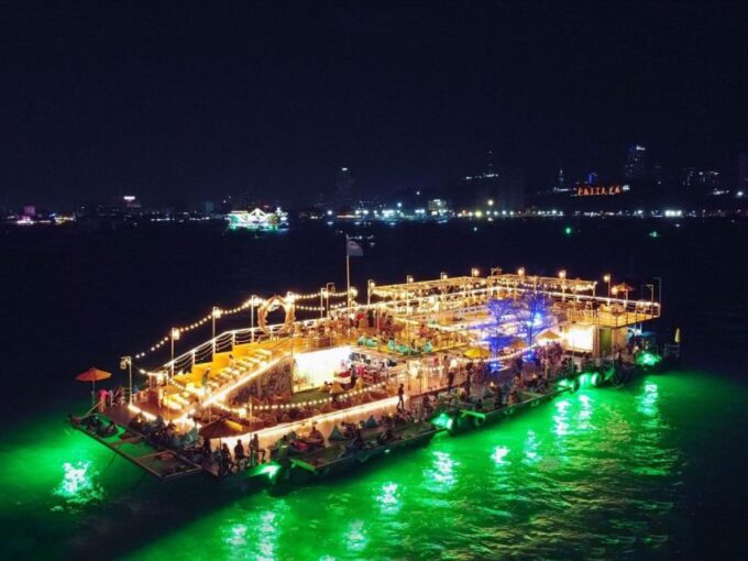 Pattaya City: Tappia Floating Cafe Pattaya Transfer & Drink - Squidding Experience on the Floating Cafe