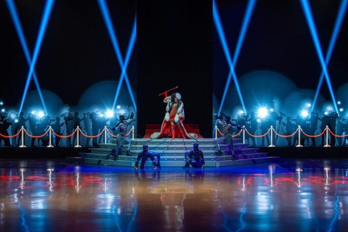 Pattaya: Colosseum Show Experience - Unique Features
