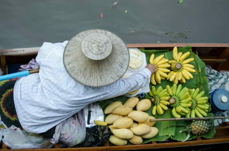 Pattaya: Floating Market Tour with Hotel Transfer & Guide - Key Points