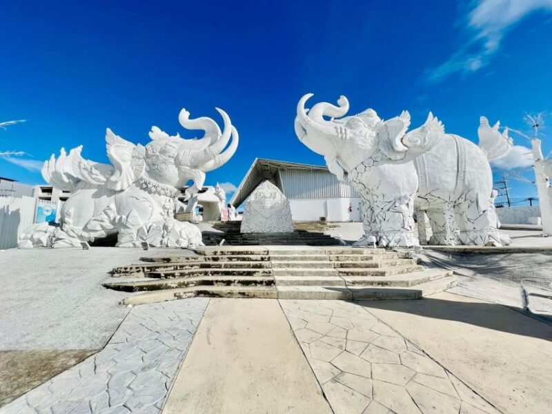 Pattaya: Frost Magical Ice of Siam - Tourist Entry Ticket - Included Amenities and Rentals