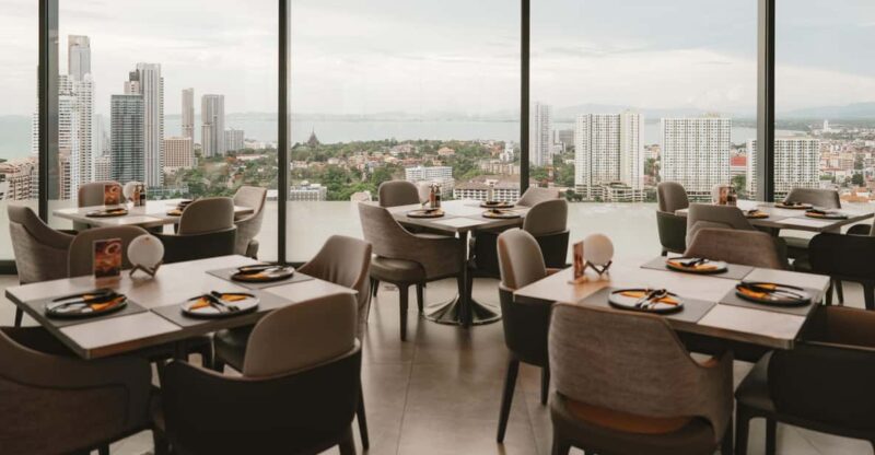 Pattaya: Sola Luna Rooftop at Grande Centre Point Space - Key Points
