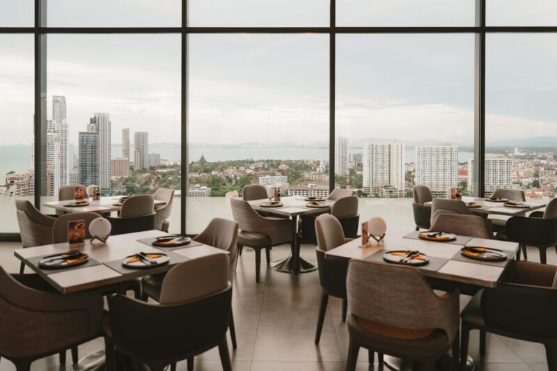 Pattaya: Sola Luna Rooftop at Grande Centre Point Space - High Tea Sharing Set Packages