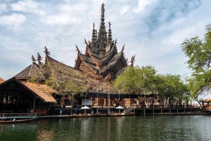 Pattaya: the Sanctuary of Truth Entry Ticket With Transfer - Experiencing the Spiritual Ambiance