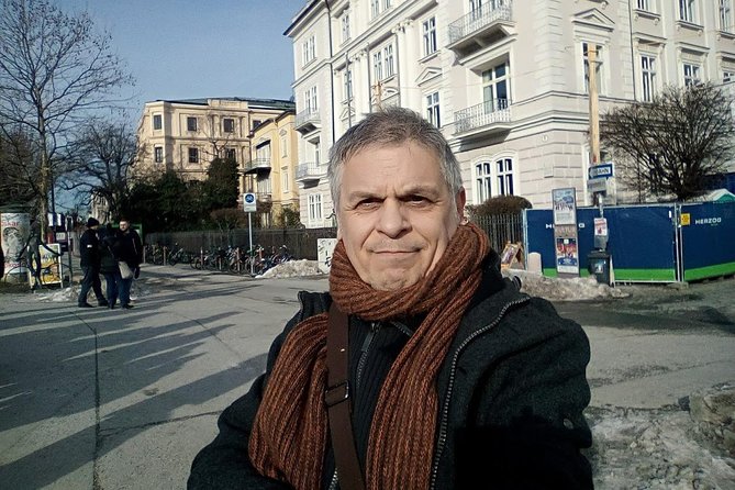 Pauls Welcome Walking Tour in Old Town Munich - Inclusion Details