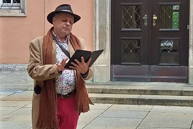 Pauls Welcome Walking Tour in Old Town Munich - Discovering Viktualienmarkt