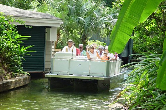 Peacocks, Presidents and Puzzles - The Winter Park Walking Tour + Boat - Luxurious Mansions and Picturesque Lakes